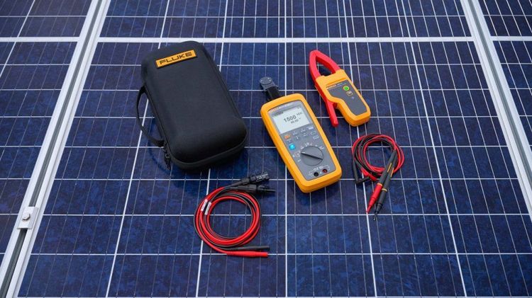 Fluke 283 FC - Multimeter špeciálne navrhnutý pre solárne aplikácie